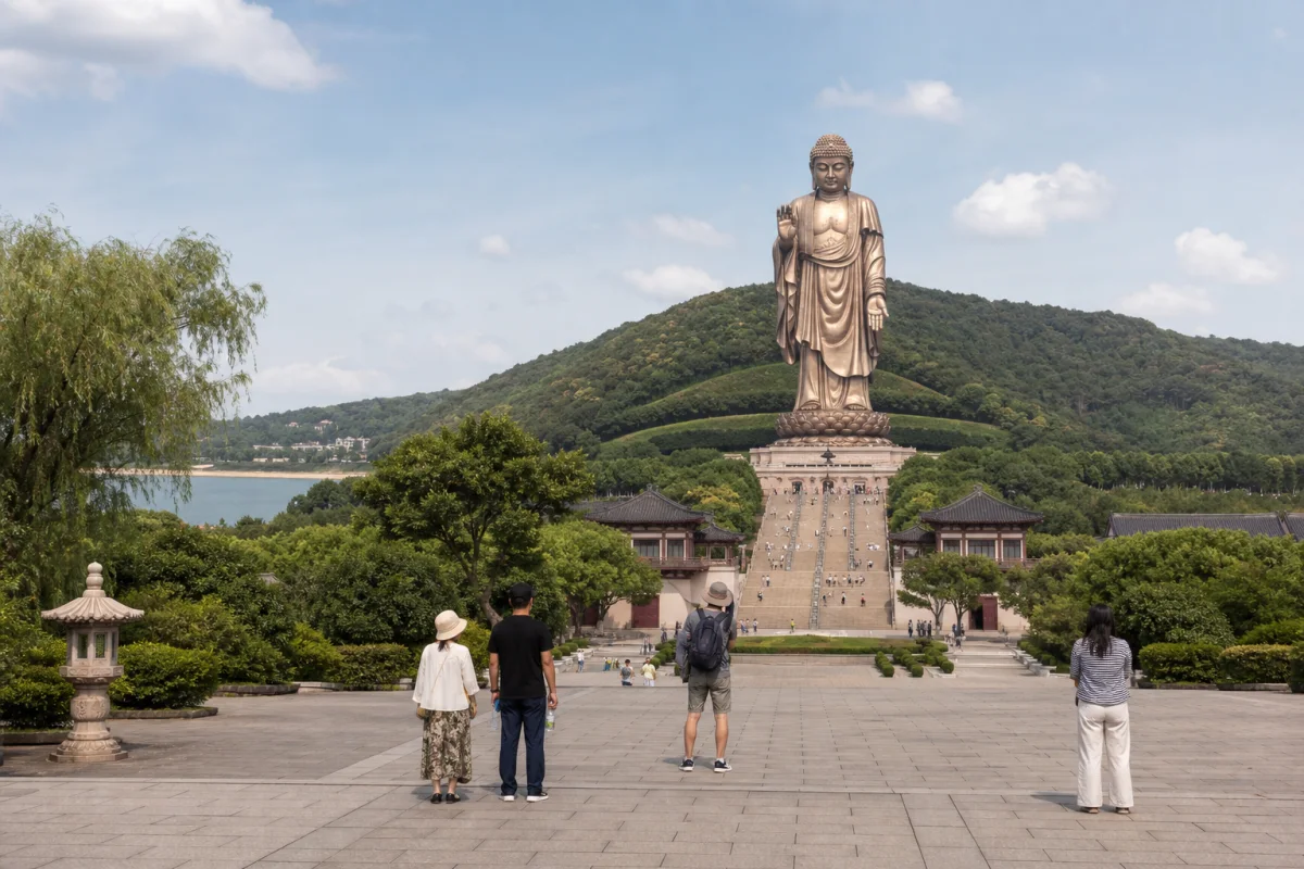 Wuxi Lingshan Buddha and Nianhua Bay Day Trip